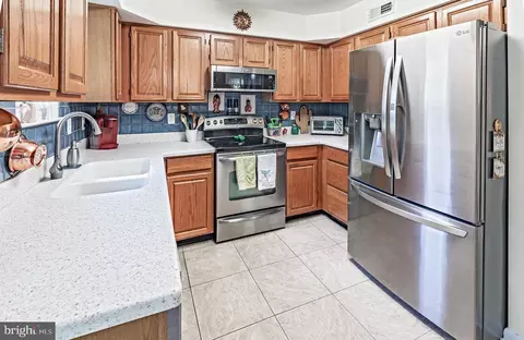 Kitchen - 482 Granger Dr, Bear, DE 19701 photo 2 of 2