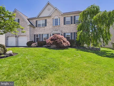 17 Rocky Rd, Newark, DE 19702