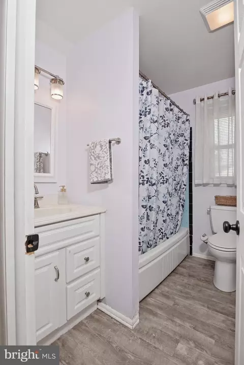 Bath - 413 Blackstone Rd, Newark, DE 19713 photo 1 of 1