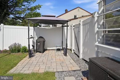 Exterior - 413 Blackstone Rd, Newark, DE 19713 photo 7 of 10