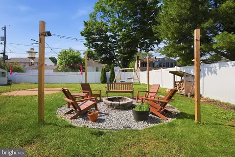 Exterior - 413 Blackstone Rd, Newark, DE 19713 photo 6 of 10