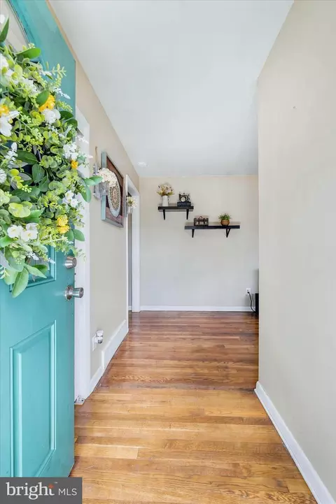 Entry Way - 2 Spring Lake Dr, Newark, DE 19711 photo 1 of 3