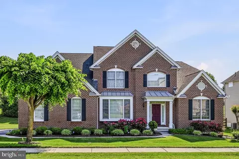 723 Parkman Dr, Bear, DE 19701