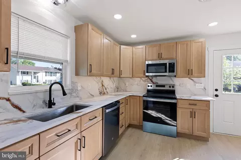 Kitchen - 3 Queens Way, Newark, DE 19713 photo 2 of 2
