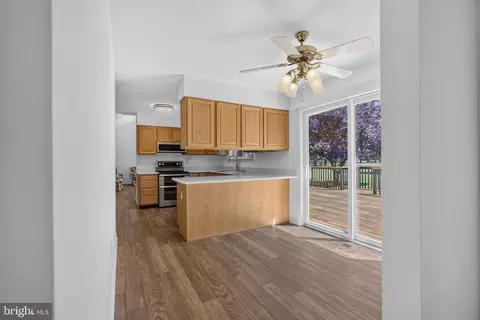 Entry Way - 3 Meadow Dr, Middletown, DE 19709 photo 5 of 9