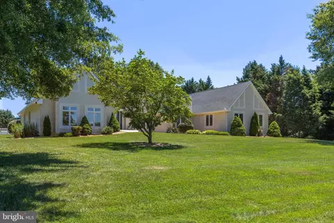 Exterior - 3 Meadow Dr, Middletown, DE 19709 photo 7 of 8