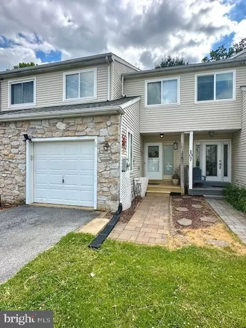 109 Register Dr, Newark, DE 19711