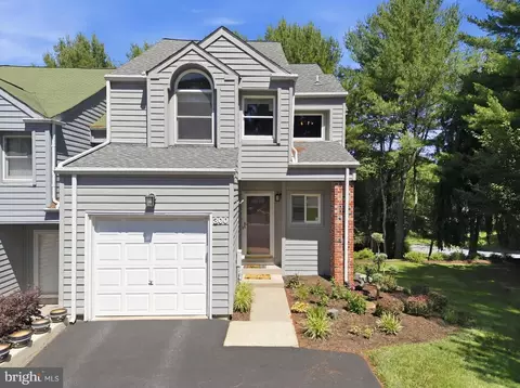 300 Pleasant Knoll Ct, Newark, DE 19711