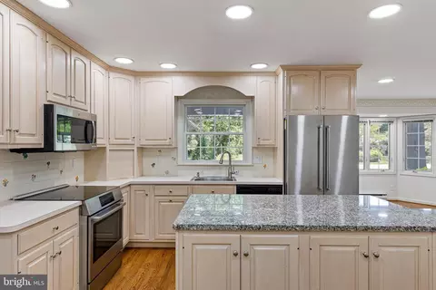 Kitchen - 504 Apple Rd, Newark, DE 19711 photo 2 of 4