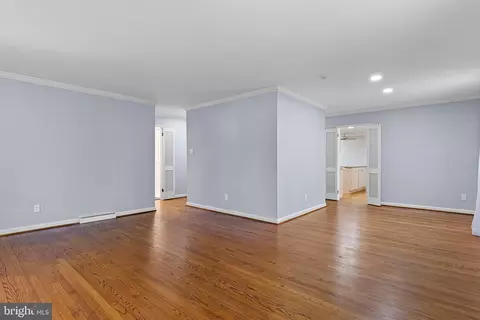 Living - 504 Apple Rd, Newark, DE 19711 photo 6 of 12