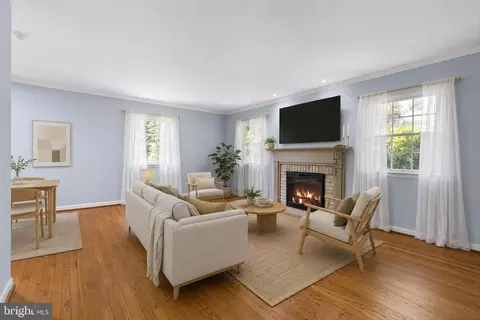 Living - 504 Apple Rd, Newark, DE 19711 photo 1 of 12