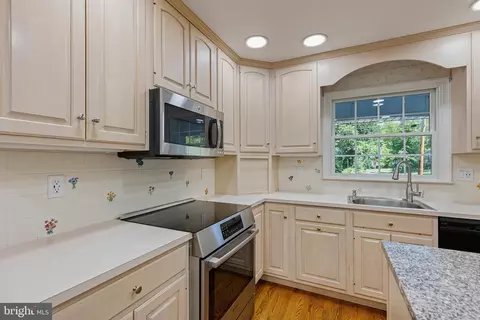 Kitchen - 504 Apple Rd, Newark, DE 19711 photo 3 of 4