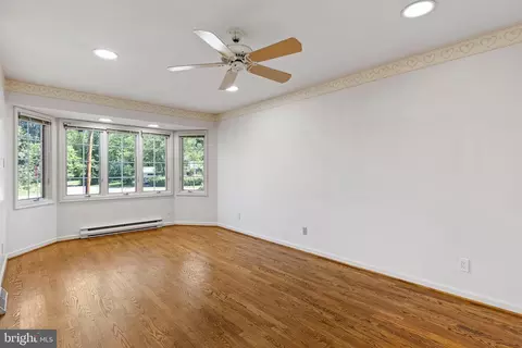 Living - 504 Apple Rd, Newark, DE 19711 photo 11 of 12