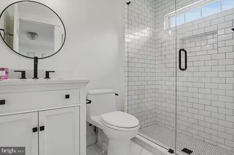 Bath - 110 Sunway Dr, Newark, DE 19711 photo 9 of 11