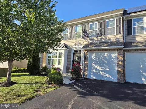 224 Anita Ct, Newark, DE 19702