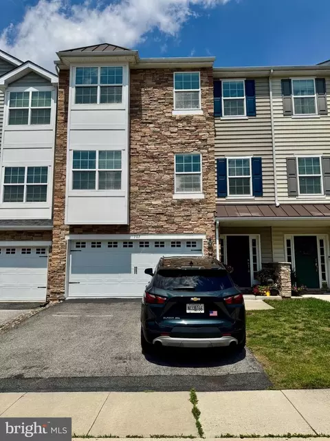 707 S Twin Lakes Blvd, Newark, DE 19711