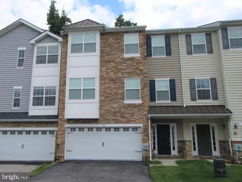 707 S Twin Lakes Blvd, Newark, DE 19711