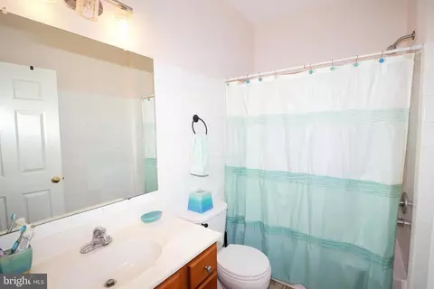 Bath - 529 Ginn St, Townsend, DE 19734 photo 2 of 3