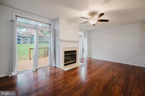 Living - 143 Mendel Ct, Bear, DE 19701 photo 3 of 6