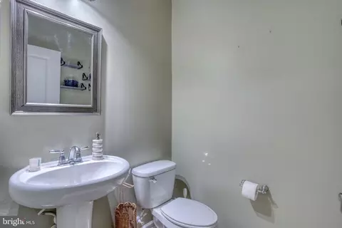 Bath - 8 Elmer Ct, Townsend, DE 19734 photo 1 of 3