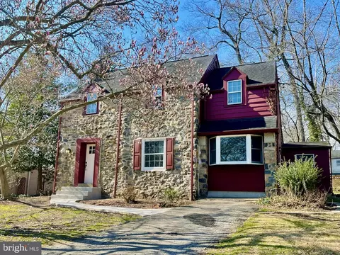 712 Woodsdale Rd, Wilmington, DE 19809