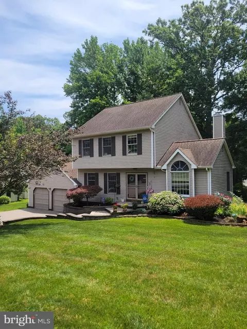 700 Springcreek Ct, Newark, DE 19702