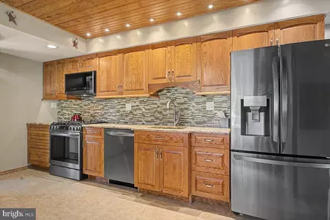 Kitchen - 114 Kenmark Rd, Newark, DE 19713 photo 1 of 3
