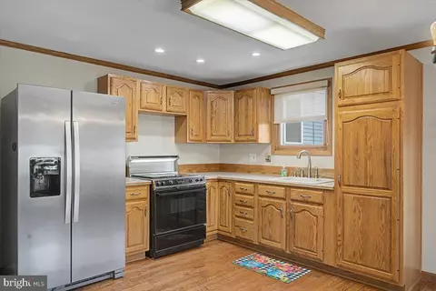Kitchen - 114 Kenmark Rd, Newark, DE 19713 photo 3 of 3