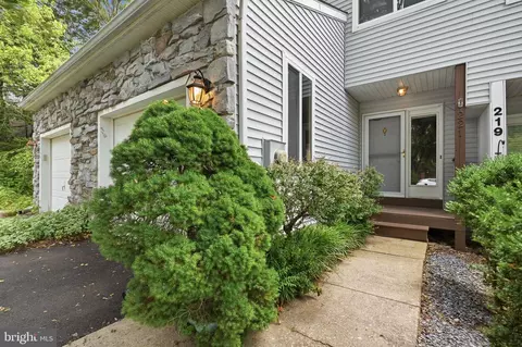 221 Johnce Rd, Newark, DE 19711