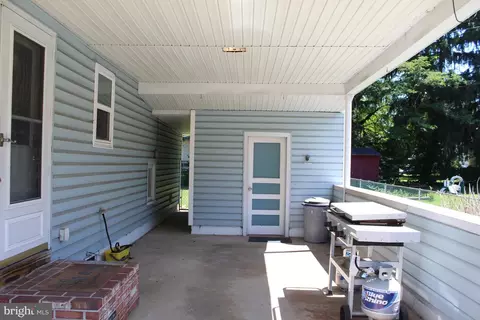 Exterior - 22 Carole Rd, Newark, DE 19713 photo 2 of 4
