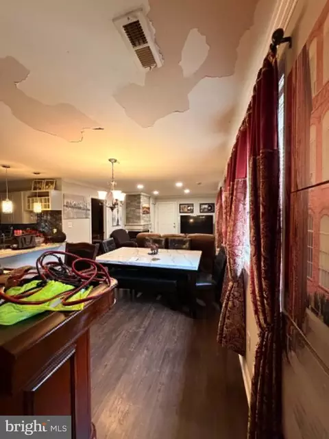 Entry Way - 14 Bach Dr, Newark, DE 19702 photo 2 of 4