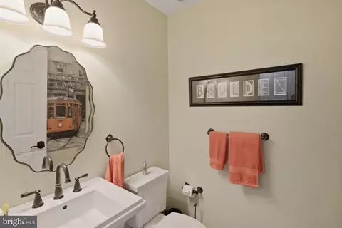 Bath - 62 General Maxwell Ct, Newark, DE 19702 photo 1 of 4