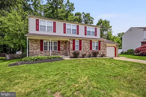102 Avignon Ct, Newark, DE 19702
