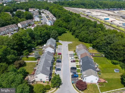 1013 San Remo Ct, Bear, DE 19701 photo 2