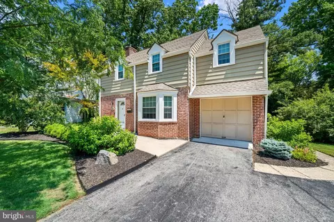 809 Woodsdale Rd, Wilmington, DE 19809