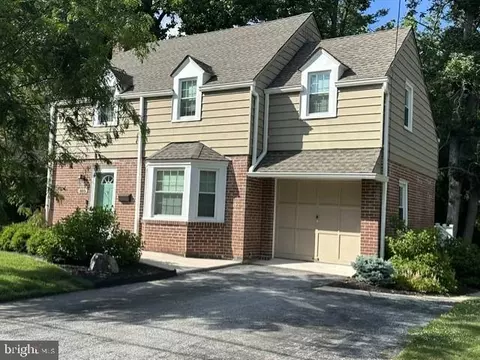 809 Woodsdale Rd, Wilmington, DE 19809