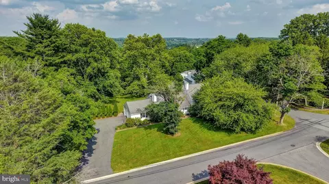 102 Meriden Dr, Hockessin, DE 19707