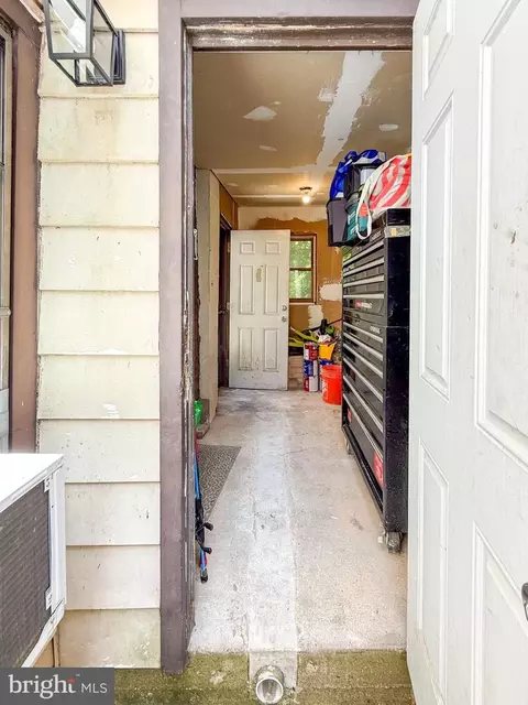 Entry Way - 129 3rd, New Castle, DE 19720 photo 3 of 3