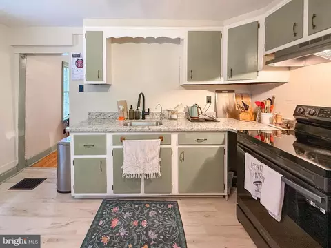Kitchen - 129 3rd, New Castle, DE 19720 photo 2 of 4