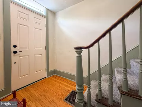 Entry Way - 129 3rd, New Castle, DE 19720 photo 2 of 3