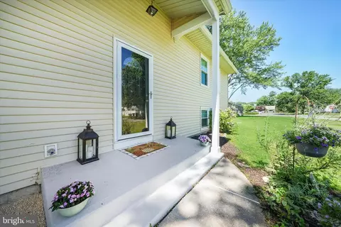 Exterior - 1203 Pinefield Rd, Newark, DE 19713 photo 3 of 4