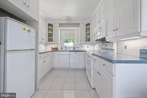 Kitchen - 1203 Pinefield Rd, Newark, DE 19713 photo 3 of 4
