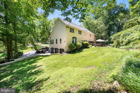 Exterior - 22 Stonebridge Dr, Hockessin, DE 19707 photo 9 of 14