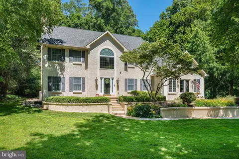 22 Stonebridge Dr, Hockessin, DE 19707