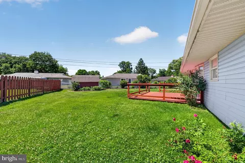 Exterior - 24 Marlin Dr, Newark, DE 19713 photo 6 of 6