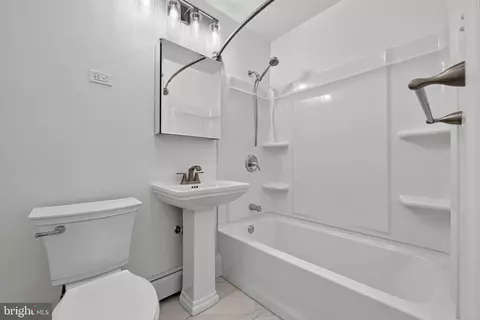 Bath - 24 Marlin Dr, Newark, DE 19713 photo 1 of 1