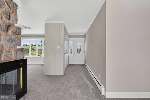Entry Way - 24 Marlin Dr, Newark, DE 19713 photo 2 of 3