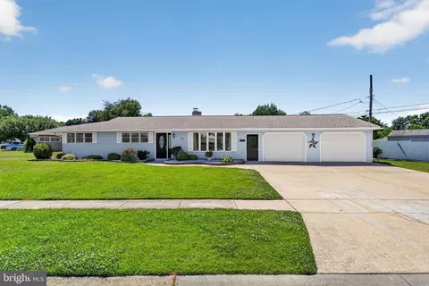 24 Marlin Dr, Newark, DE 19713