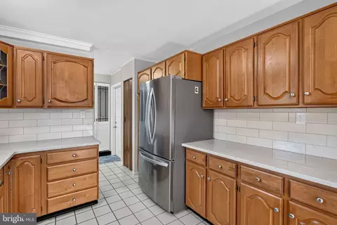 Kitchen - 24 Marlin Dr, Newark, DE 19713 photo 8 of 9