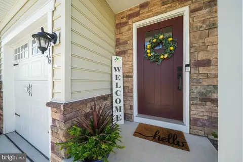 Entry Way - 816 Llanelli Dr, Middletown, DE 19709 photo 1 of 11